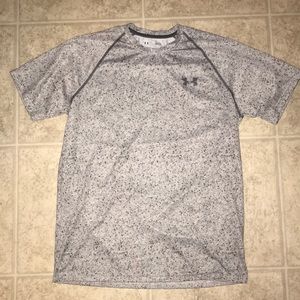 Men’s Gray Under Armour Shirt